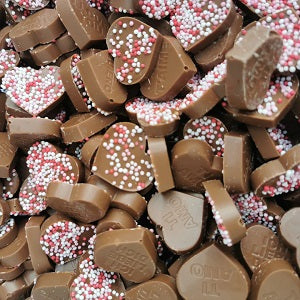 Clo Chocolates Valentine&#39;s Sprinkle Hearts 130g